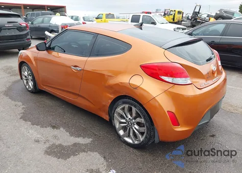 2015 Hyundai Veloster Re:flex z USA, uszkodzony, nr VIN KMHTC6AD0FU219448